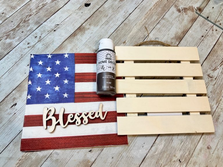 DIY Dollar Tree Pallet Flag