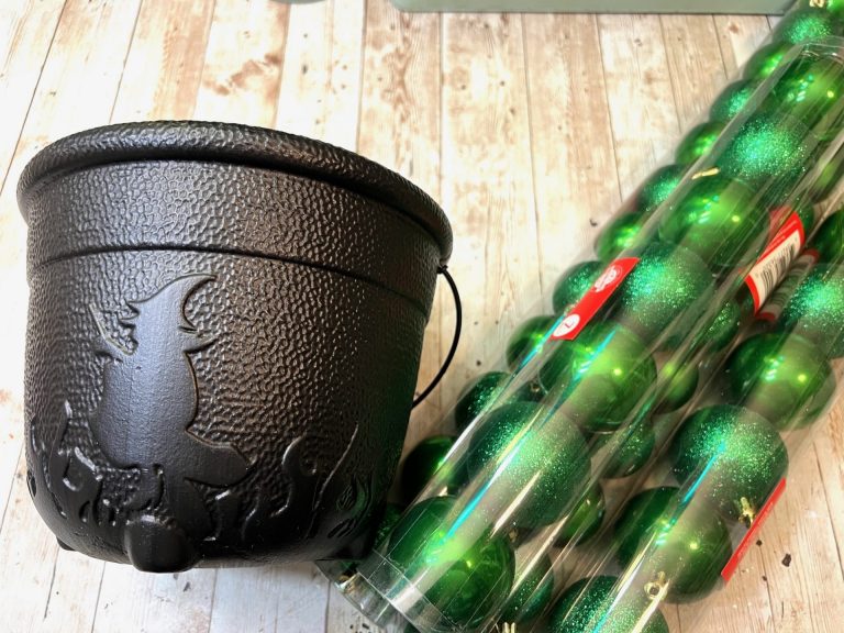 DIY Witches Cauldron