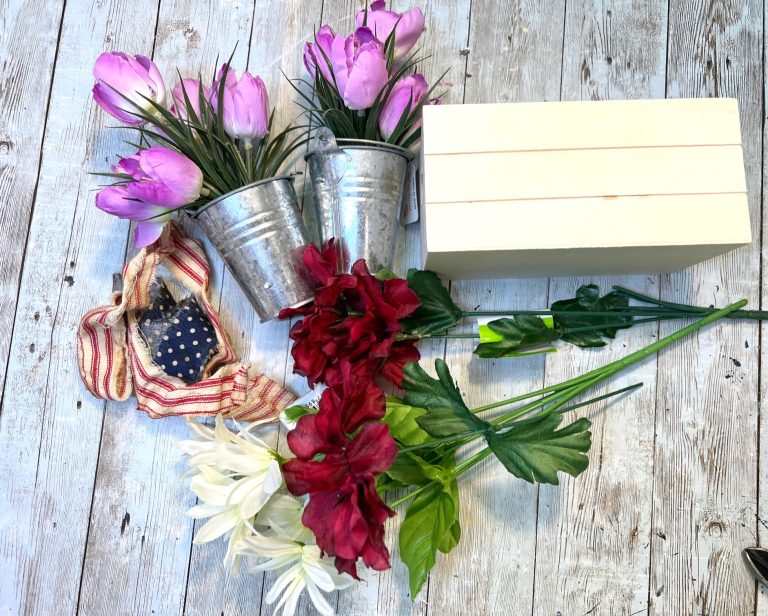 Dollar Tree Patriotic Crate