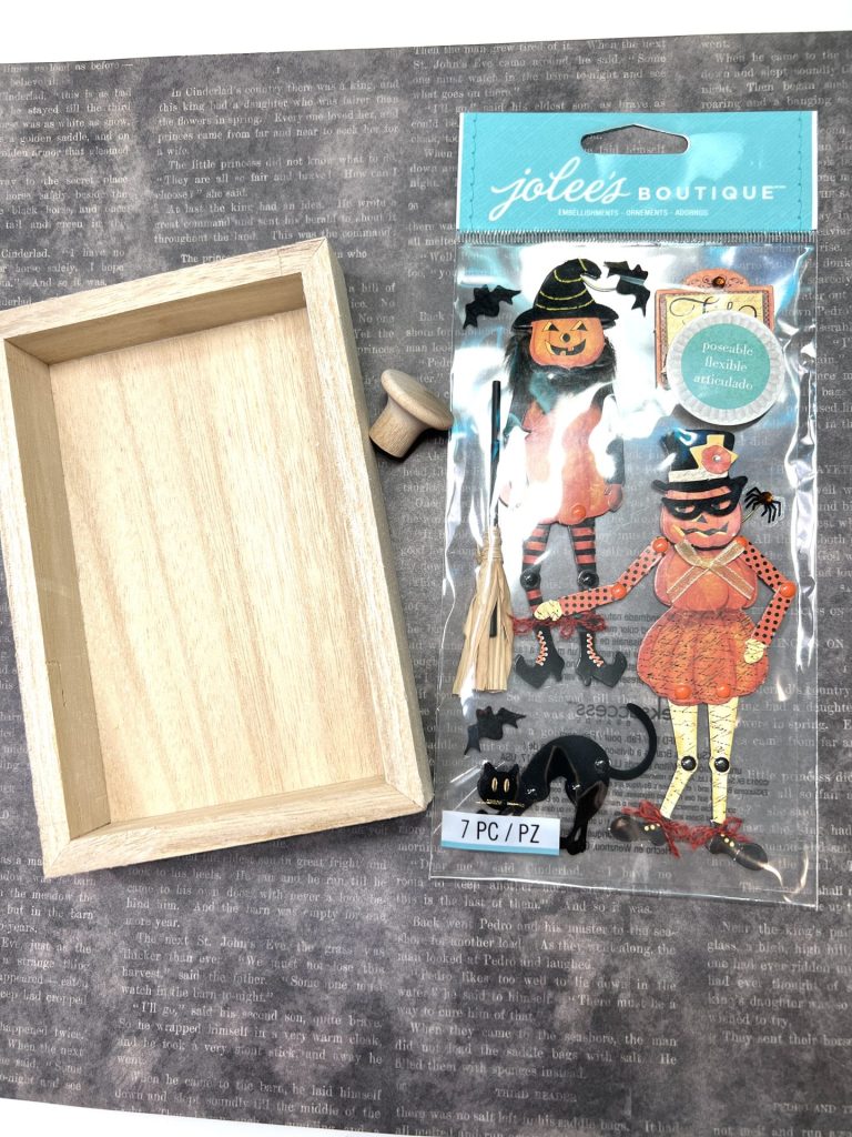 DIY Vintage Style Halloween Shelf Sitter