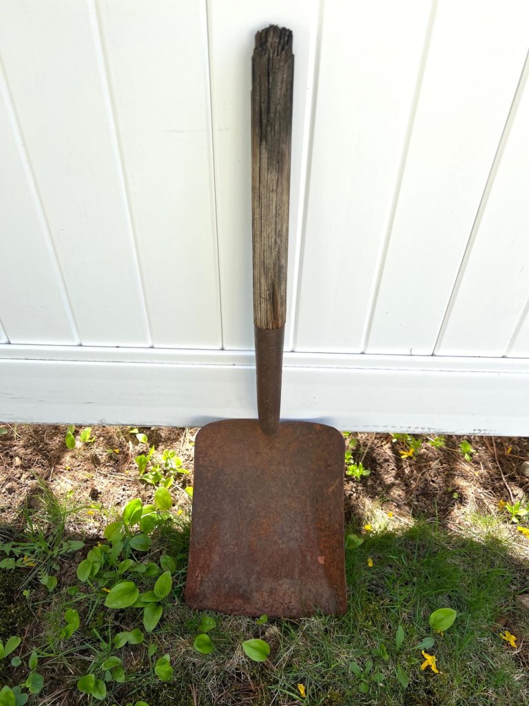 Patriotic Flag Shovel